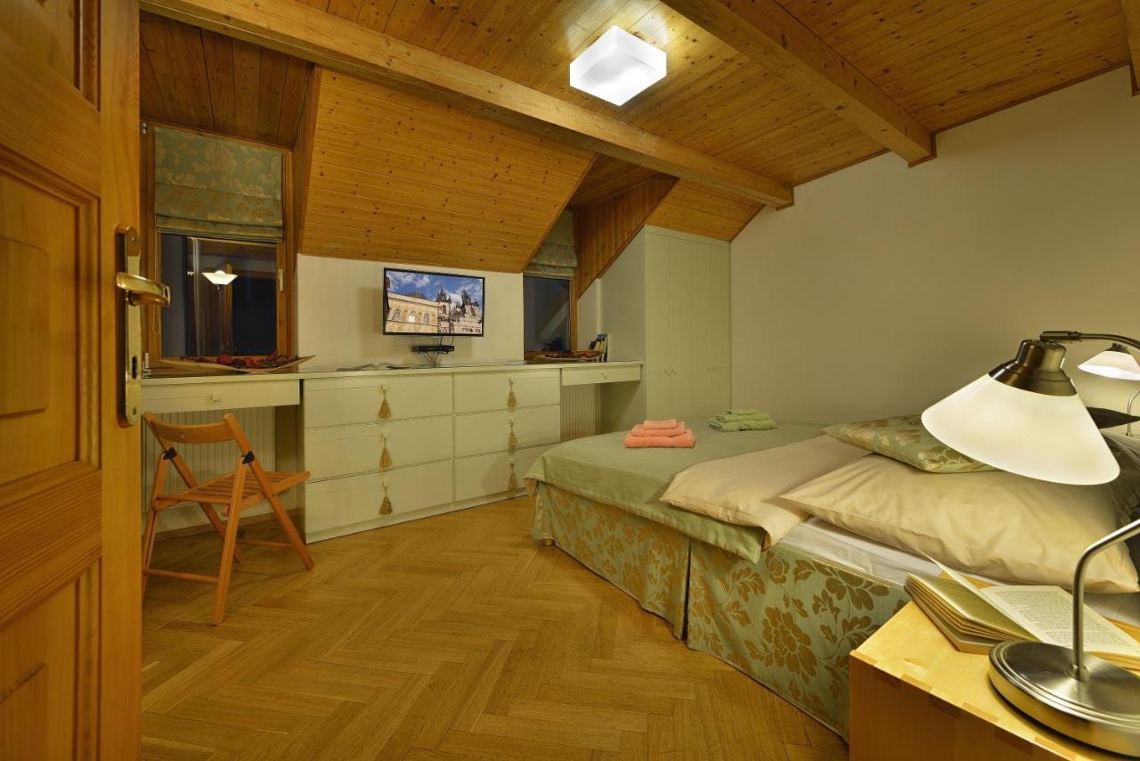 Old Town Apartments Tyn Praha Bagian luar foto